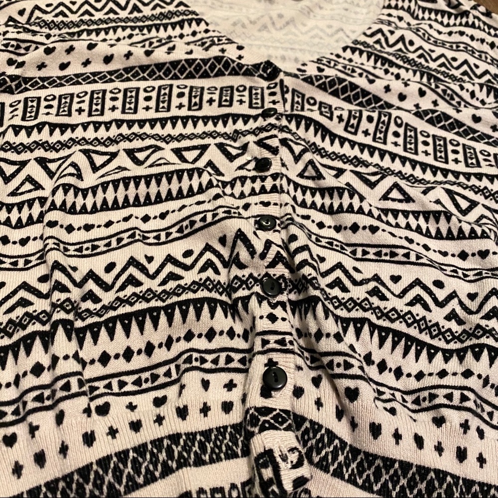 Patterned Cardigan - Picture 3 of 5